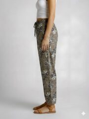 Elegant Grey Floral Printed Women’s Straight Fit Casual Pants with Elastic Waistband and Comfortable Everyday Wear Design - Image 4