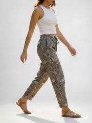 Elegant Grey Floral Printed Women’s Straight Fit Casual Pants with Elastic Waistband and Comfortable Everyday Wear Design